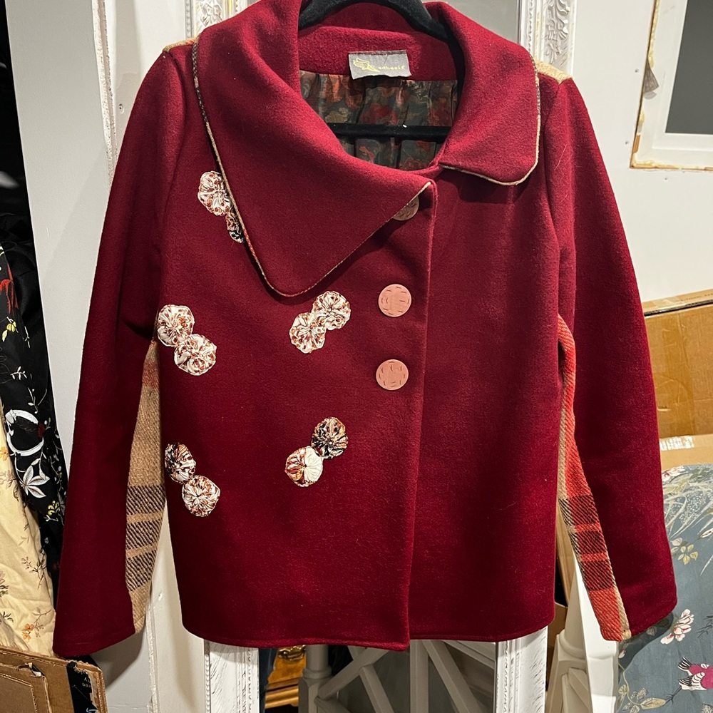 Chic Burgundy Women's Pea Coat with Floral Accents Small/Medium